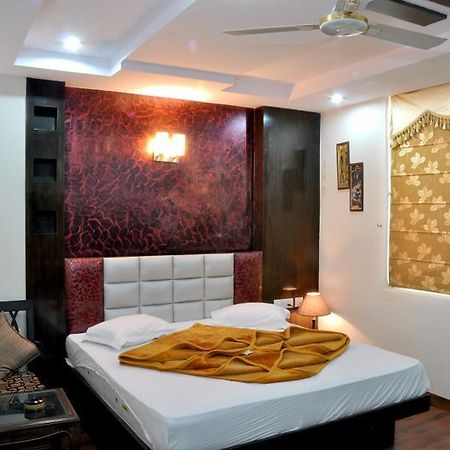 Hotel Mem International Nowe Delhi Zewnętrze zdjęcie