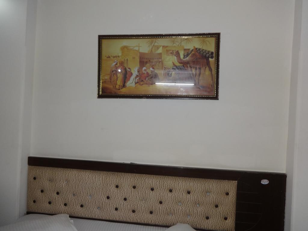 Hotel Mem International Nowe Delhi Zewnętrze zdjęcie
