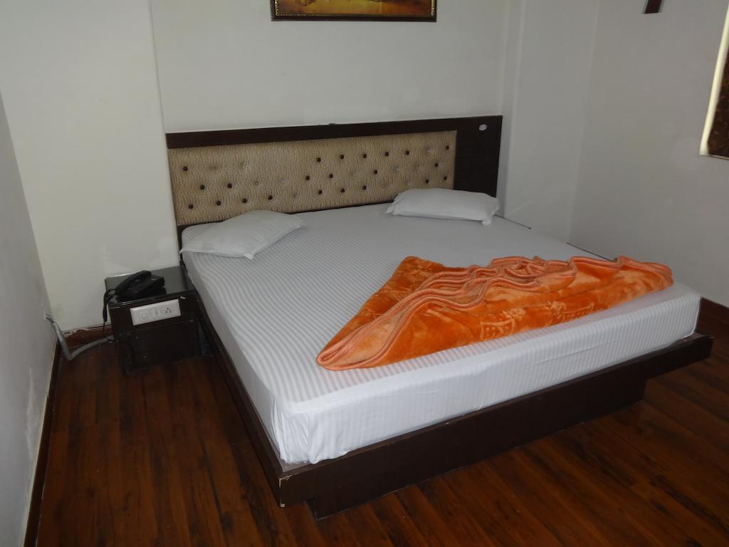 Hotel Mem International Nowe Delhi Zewnętrze zdjęcie
