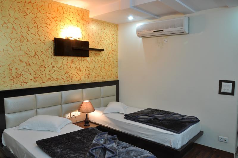 Hotel Mem International Nowe Delhi Zewnętrze zdjęcie