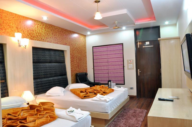 Hotel Mem International Nowe Delhi Zewnętrze zdjęcie